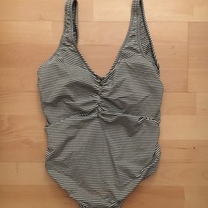Pez D’Or Maternity Swimsuit. Size Medium 10/12